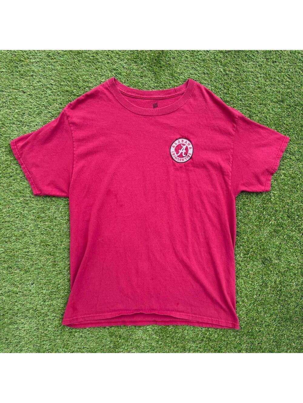 Alabama Crimson Tide tee in crimson with the embroidered logo on the chest - L
